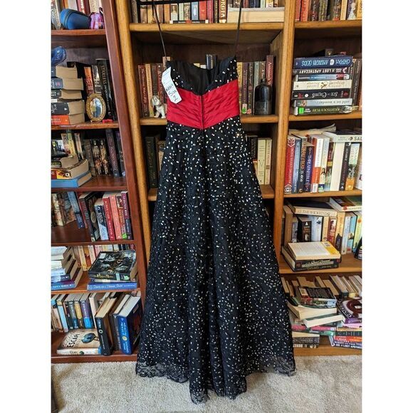 EVENINGS by allure sequined black and red strapless ballgown sz 0 - Picture 2 of 7